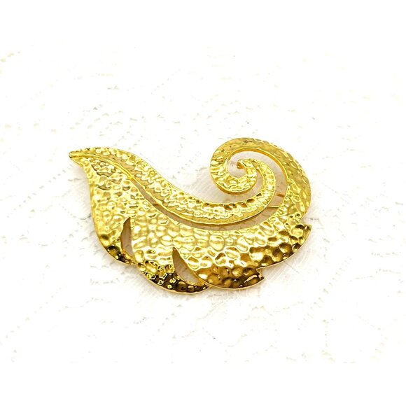 Vintage Gold-Tone Hammered Paisley Brooch Pin Leaf Design - Picture 2 of 5